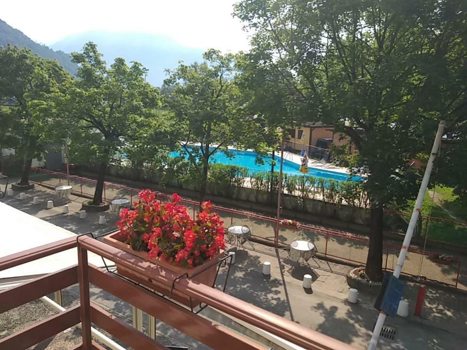 Camping Hotel Au Lac De Como ソーリコ エクステリア 写真
